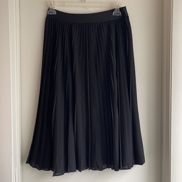 Express Black Pleated Knee Length Midi Skirt, Size S - Picture 2 of 8